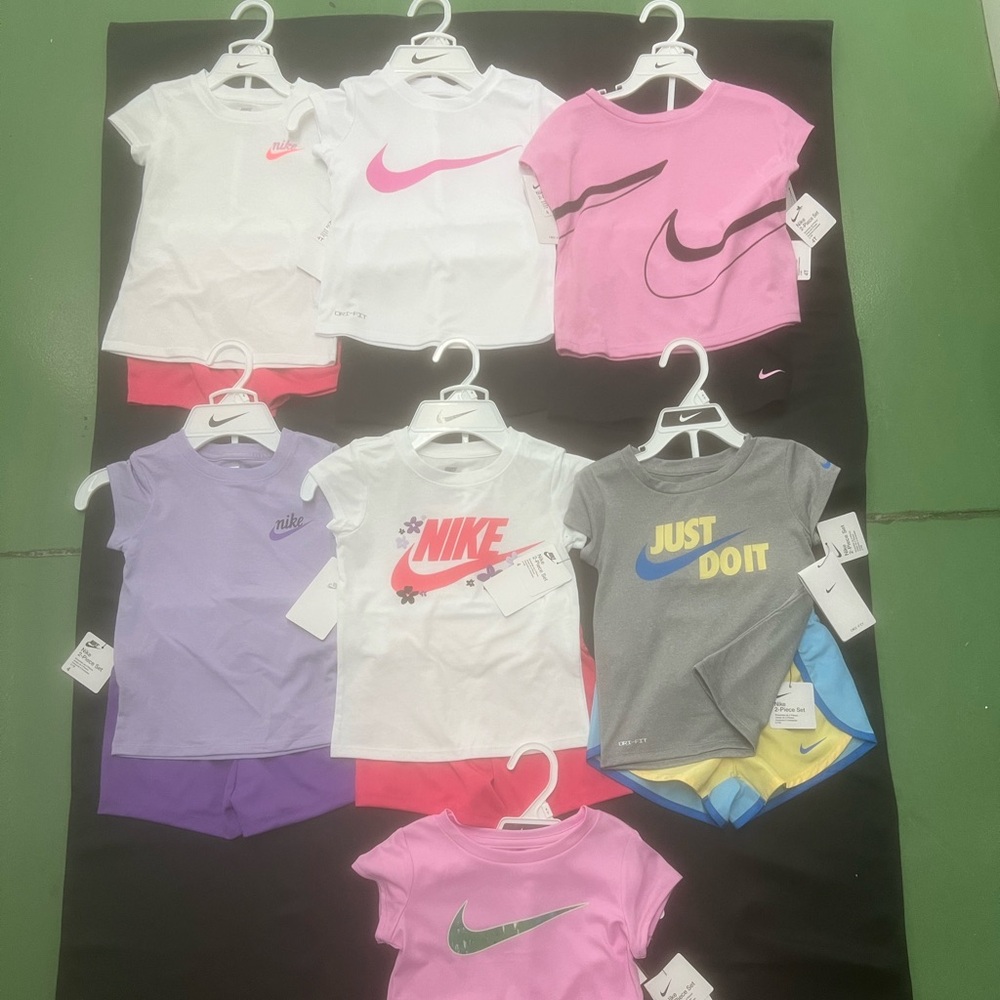 NWT Nike 4(4t)